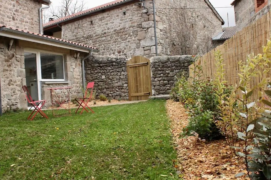 Lägenhet Superbe Appartement Avec Jacuzzi Et Jardin Prive Marlhes