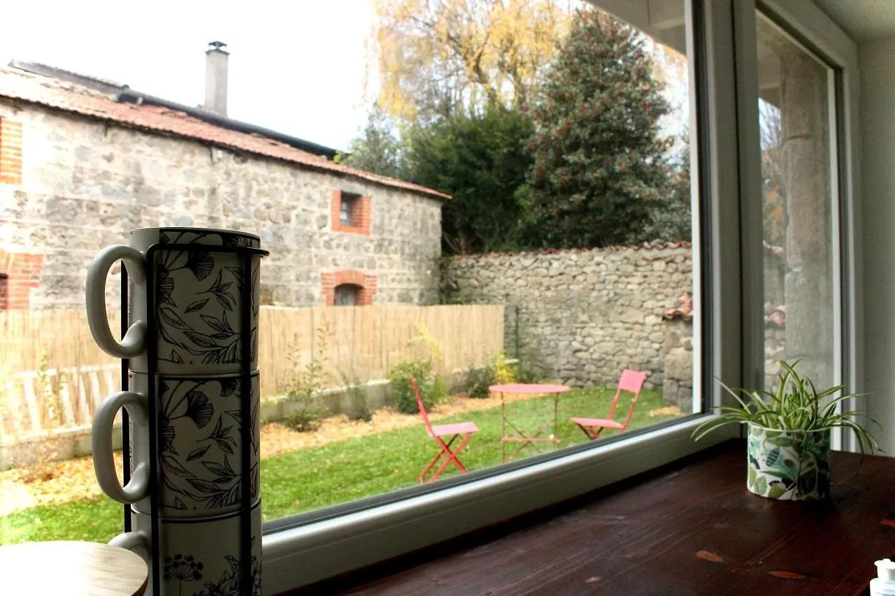 Superbe Appartement Avec Jacuzzi Et Jardin Prive Marlhes